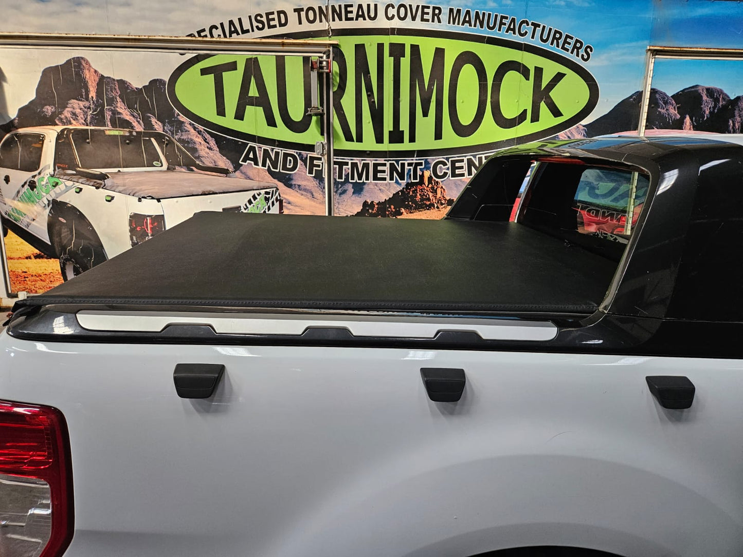 ALUMINIUM FRAME CLIP IN TONNEAU COVER Ford Ranger T6 WILDTRAK