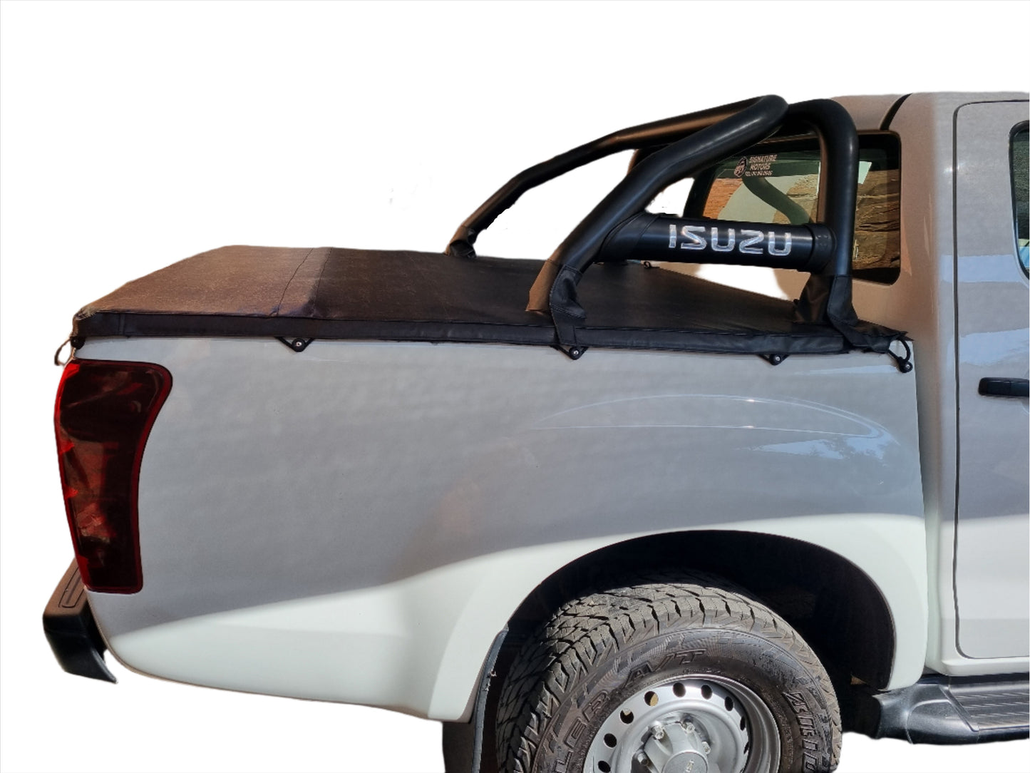 ISUZU DOUBLE CAB WITH 16008 ROLL BAR ELASTIC COVER